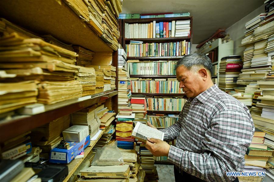 CHINA-HOHHOT-OLD BOOKS-STORE (CN)