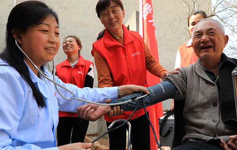 致敬偉大改革｜對話40年，講述身邊的健康故事39&mdash;免疫規劃40年，撐起健康保護傘