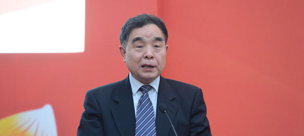 全國(guó)人大教科文衛(wèi)委員會(huì)主任委員、清華大學(xué)新聞出版學(xué)院院長(zhǎng)柳斌杰致辭