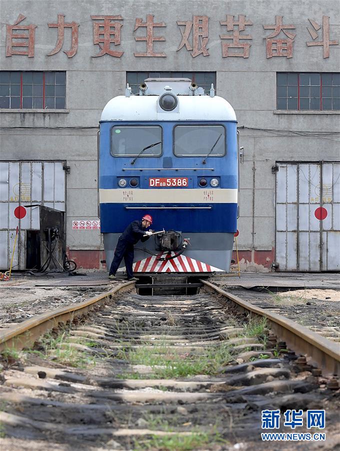 （圖片故事）（4）&ldquo;機車醫生&rdquo;李向前：&ldquo;望聞問切&rdquo;保安全