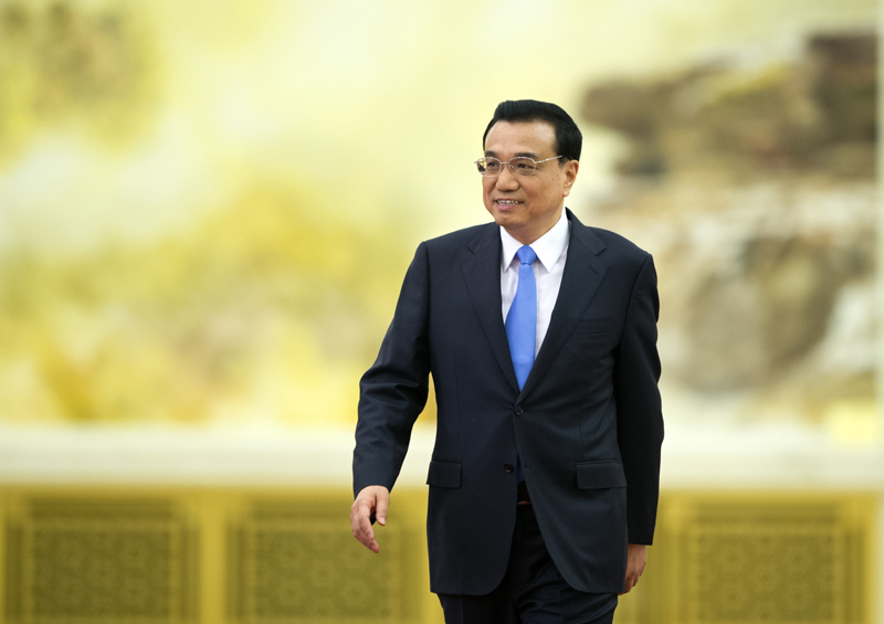 3月15日,國(guó)務(wù)院總理李克強(qiáng)在北京人民大會(huì)堂與中外記者見(jiàn)面,并回答記者提問(wèn)。新華社記者 謝環(huán)馳 攝 3月15日,國(guó)務(wù)院總理李克強(qiáng)在北京人民大會(huì)堂與中外記者見(jiàn)面,并回答記者提問(wèn)。新華社記者 謝環(huán)馳 攝