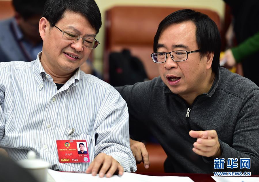 (兩會·履職記·會內會外)(1)“70后”院士潘建偉委員的“大小”提案