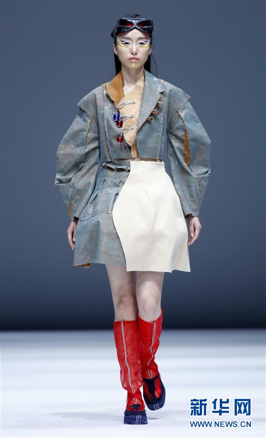 （文化）（3）河北美術(shù)學院服裝學院在京舉行時裝發(fā)布會