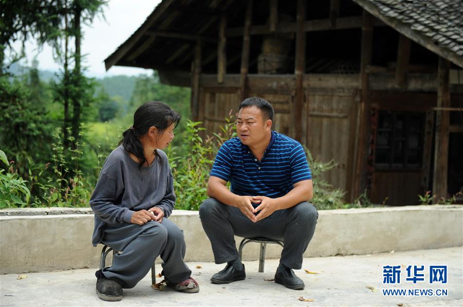 （在習近平新時代中國特色社會主義思想指引下&mdash;&mdash;新時代新作為新篇章&middot;圖文互動）（4）三年村干部 一世農村情&mdash;&mdash;記貴州石阡農村扶貧干部