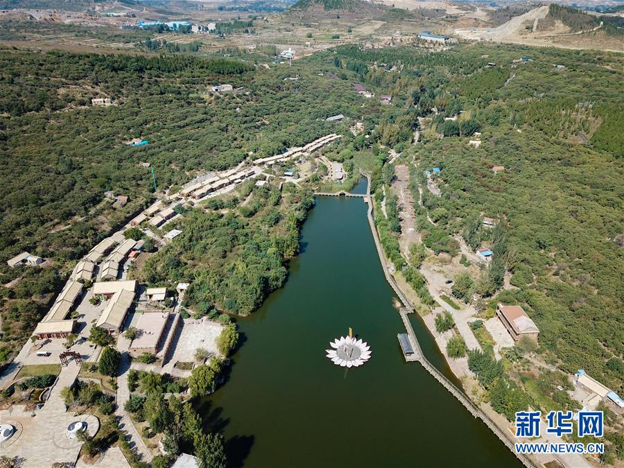 （新華全媒頭條&middot;圖文互動(dòng)）（10）領(lǐng)航！向著高質(zhì)量發(fā)展堅(jiān)定前行&mdash;&mdash;以習(xí)近平同志為核心的黨中央引領(lǐng)中國(guó)經(jīng)濟(jì)發(fā)展述評(píng)