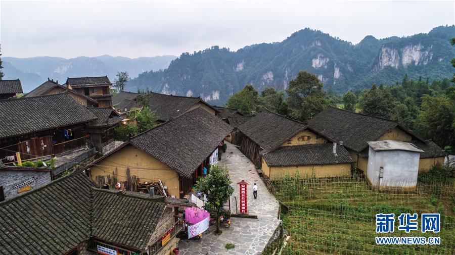 （聚焦歷史性成就和變革&middot;圖文互動(dòng)）（1）書(shū)寫(xiě)脫貧攻堅(jiān)新答卷&mdash;&mdash;我國(guó)五年來(lái)經(jīng)濟(jì)社會(huì)發(fā)展成就巡禮