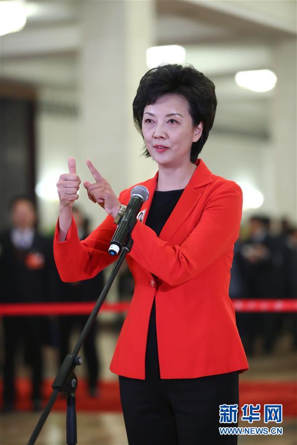 （兩會&middot;政協開幕）（8）全國政協委員接受采訪