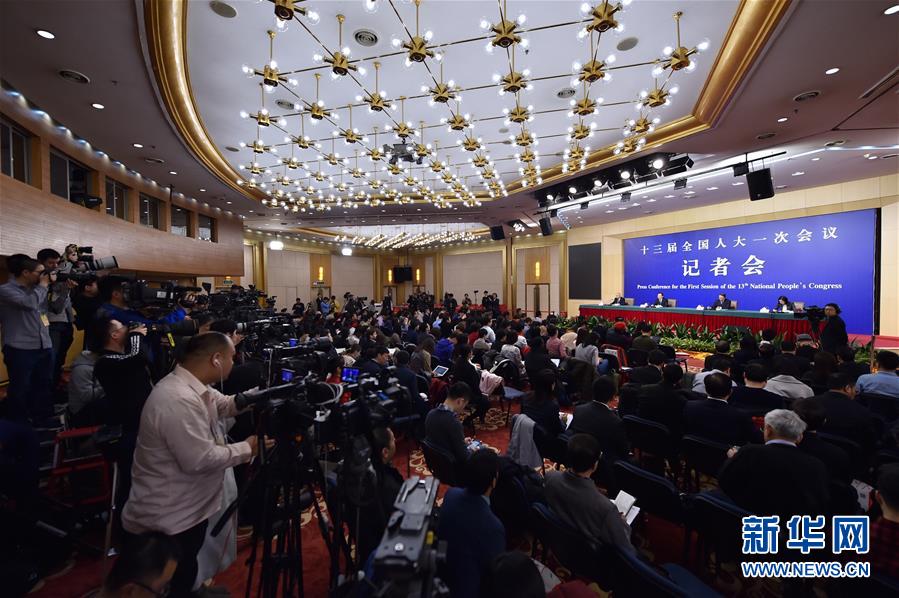 （兩會(huì)）（2）農(nóng)業(yè)部部長(zhǎng)韓長(zhǎng)賦等就&ldquo;實(shí)施鄉(xiāng)村振興戰(zhàn)略 推動(dòng)農(nóng)業(yè)轉(zhuǎn)型升級(jí)&rdquo;答記者問