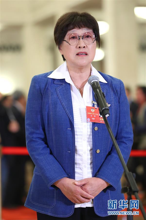 （兩會&middot;XHDW）（12）全國政協委員接受采訪