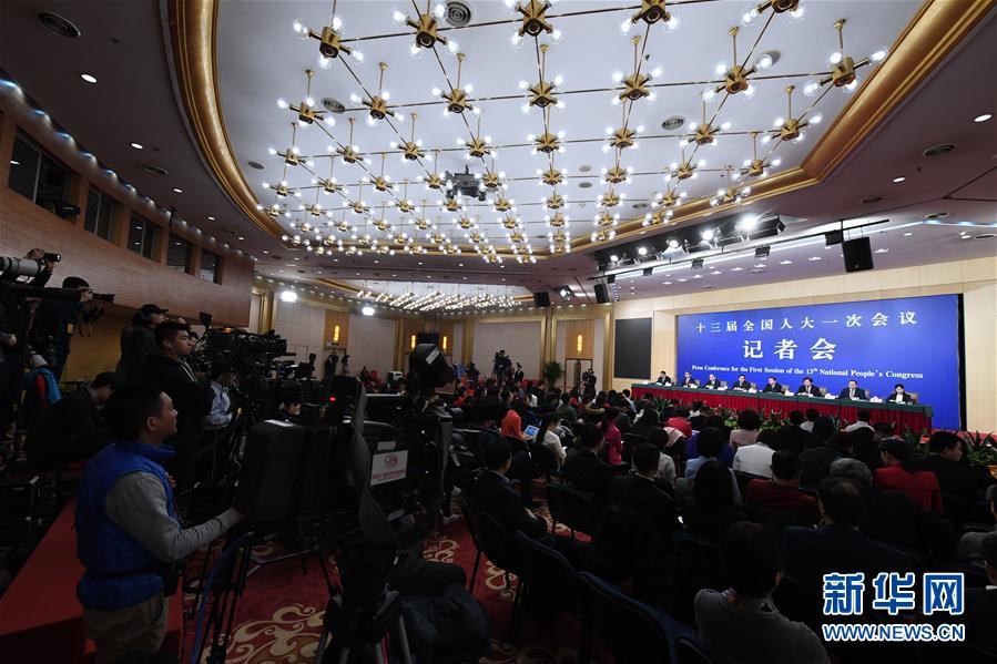 （兩會&middot;XHDW）（2）全國人大相關負責人就&ldquo;人大監督工作&rdquo;答記者問