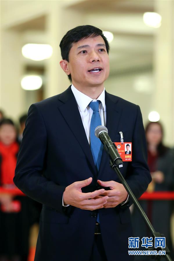 （兩會(huì)&middot;XHDW）（2）全國政協(xié)委員接受采訪