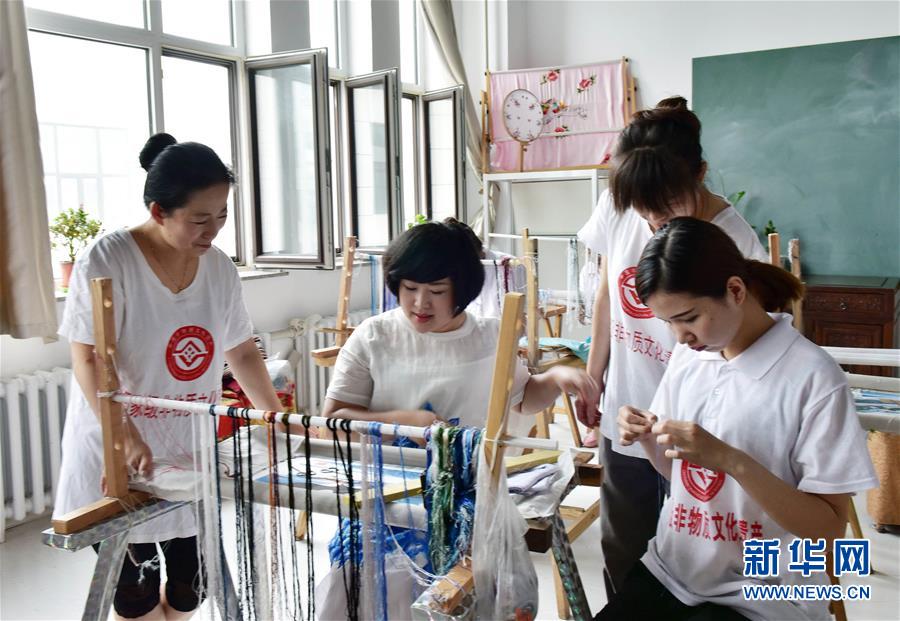 （兩會(huì)&middot;基層代表履職故事）（4）全國人大代表孫艷玲：做好非遺事業(yè)，讓古老技藝活起來