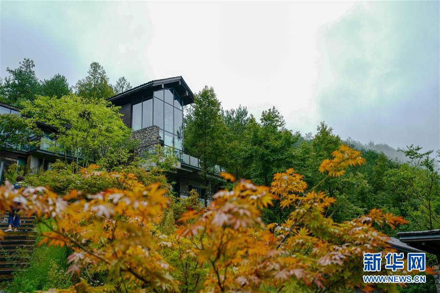 （在習近平新時代中國特色社會主義思想指引下&mdash;&mdash;新時代新作為新篇章&middot;鄉村振興戰略&middot;圖文互動）（1）掙脫&ldquo;富饒的貧困&rdquo;&mdash;&mdash;一個西部貧困區縣綠色發展之變 