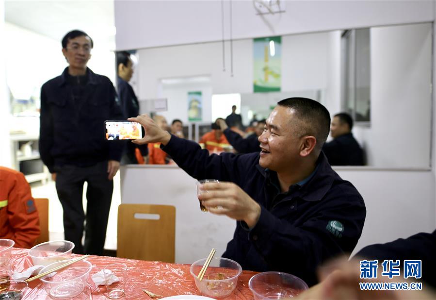 （新春走基層&middot;圖文互動）（2）老楊20多年除夕夜的堅守