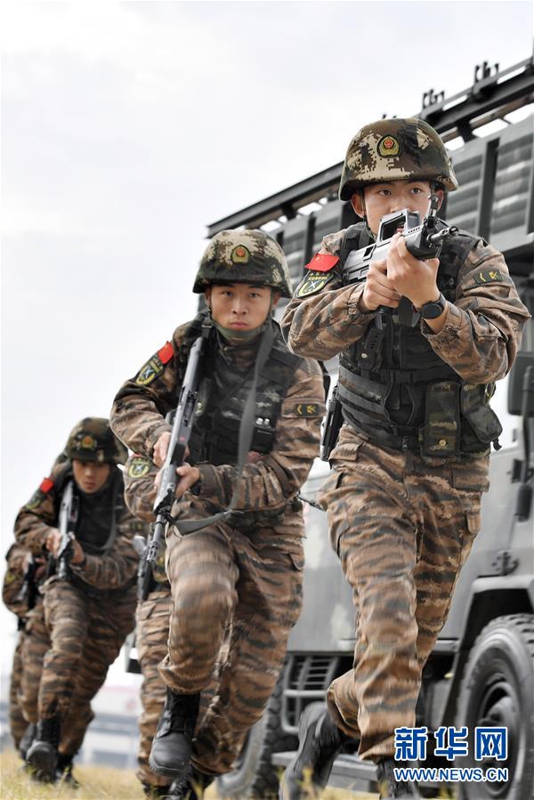 （新華全媒頭條&middot;圖文互動）（5）向祖國報告：我在戰位守萬家團圓&mdash;&mdash;解放軍和武警部隊新春佳節備戰執勤記事