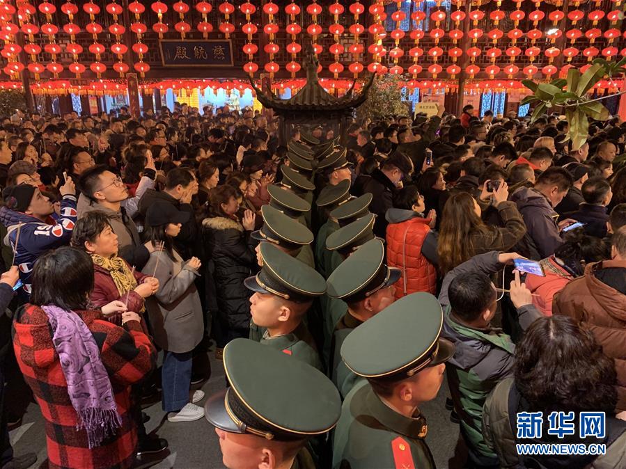 （新華全媒頭條&middot;圖文互動）（6）向祖國報告：我在戰位守萬家團圓&mdash;&mdash;解放軍和武警部隊新春佳節備戰執勤記事