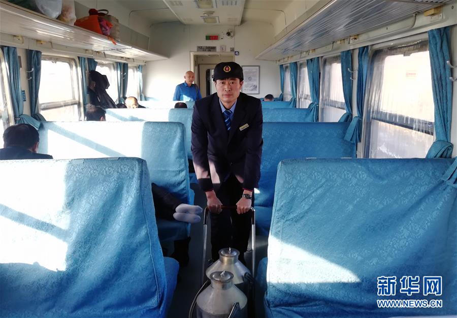 （新春走基層&middot;圖文互動(dòng)）（1）變的是時(shí)間，不變的是溫情&mdash;&mdash;開往小興安嶺深處的幸福&ldquo;慢火車&rdquo;