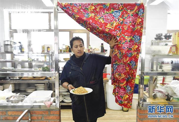 （在習近平新時代中國特色社會主義思想指引下&mdash;&mdash;新時代新作為新篇章&middot;圖文互動）（5）三年，從無名小屯到聲名遠播&mdash;&mdash;這個&ldquo;雪鄉&rdquo;是如何做到的？