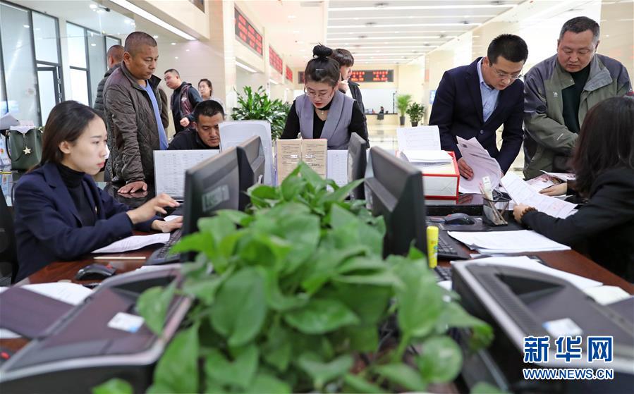 （新華全媒頭條&middot;兩會特別報道&middot;圖文互動）（4）抓住新機遇 贏得新優勢&mdash;&mdash;從全國兩會看奮進中國的發展動力