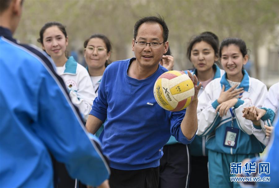 （新華全媒頭條&middot;圖文互動）（6）大漠小城的別樣青春&mdash;&mdash;記內地青年學子扎根新疆且末教書育人