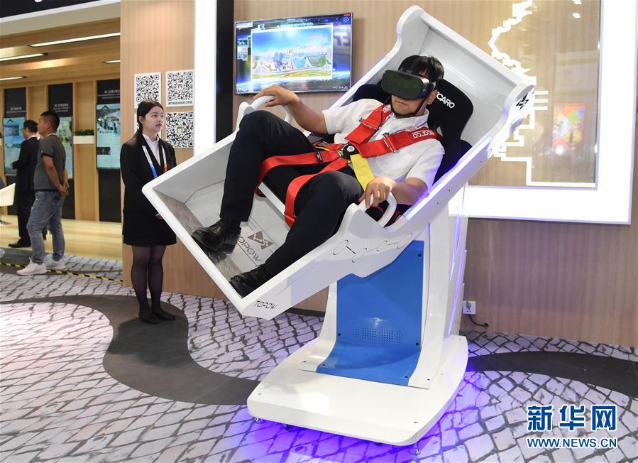 （在習近平新時代中國特色社會主義思想指引下&mdash;&mdash;新時代新作為新篇章&middot;圖文互動）（1）與中國服務(wù)貿(mào)易共成長&mdash;&mdash;&ldquo;多會合一&rdquo;京交會開啟中國服貿(mào)&ldquo;新大門&rdquo;