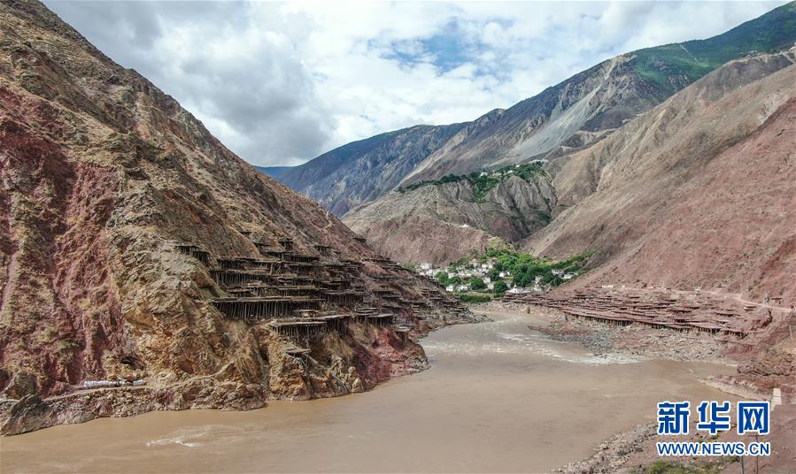 （圖文互動(dòng)）（1）大地的饋贈(zèng) 風(fēng)和陽光的作品&mdash;&mdash;西藏芒康鹽田的前世今生