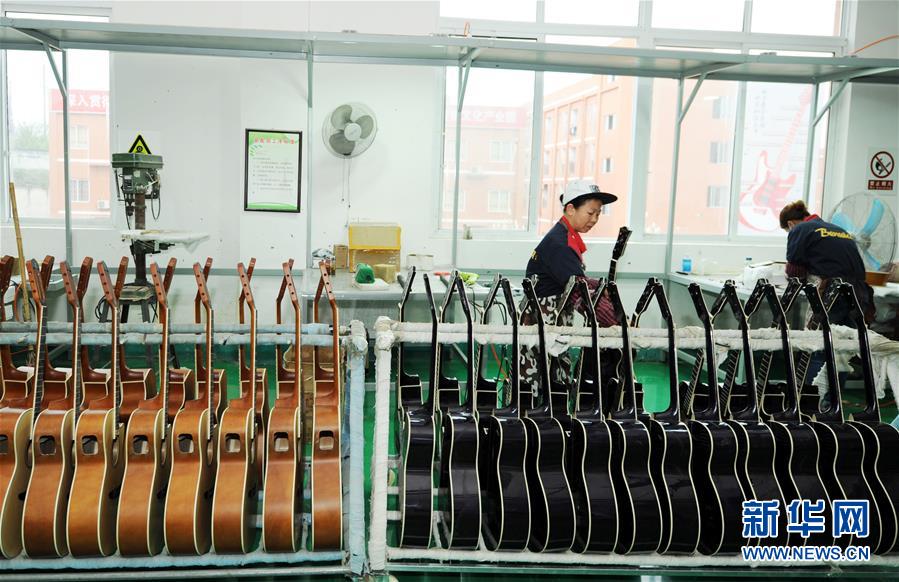 （在習近平新時代中國特色社會主義思想指引下&mdash;&mdash;新時代新作為新篇章&middot;圖文互動）（2）貴州正安：吉他奏響發展&ldquo;神曲&rdquo;