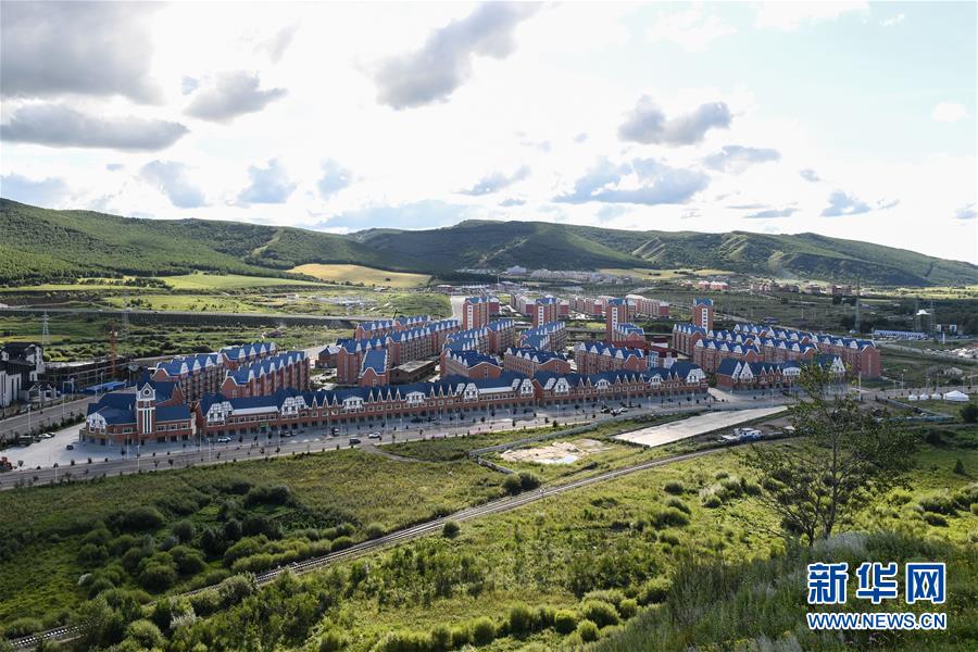 （在習近平新時代中國特色社會主義思想指引下&mdash;&mdash;新時代新作為新篇章&middot;總書記關(guān)心的百姓身邊事&middot;圖文互動）（3）棚改的溫暖：1億多人&ldquo;出棚進樓&rdquo;