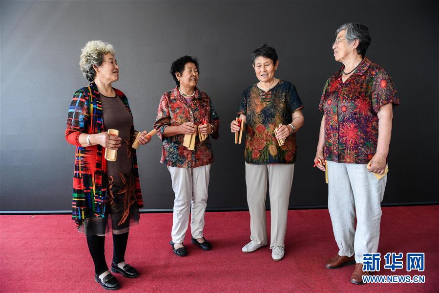 （在習近平新時代中國特色社會主義思想指引下&mdash;&mdash;新時代新作為新篇章&middot;總書記關(guān)心的百姓身邊事&middot;圖文互動）（7）棚改的溫暖：1億多人&ldquo;出棚進樓&rdquo;