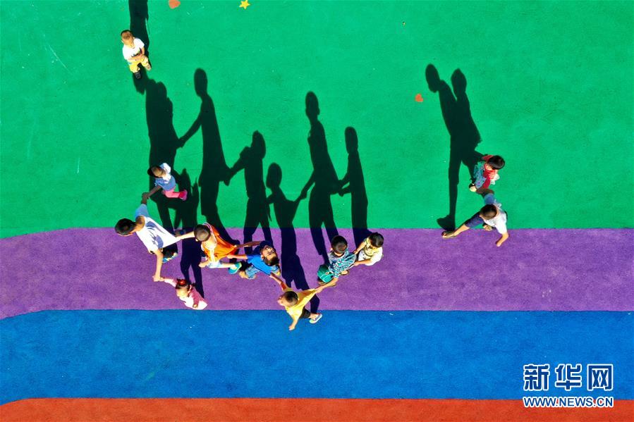 （在習近平新時代中國特色社會主義思想指引下&mdash;&mdash;新時代新作為新篇章&middot;總書記關心的百姓身邊事&middot;圖文互動）（3）特別的愛，給特別的你&mdash;&mdash;特殊教育的別樣風景