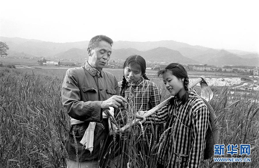 （紅土地&ldquo;往事新說&rdquo;&middot;圖文互動）（1）萬里征途為初心　夫妻接力踐使命