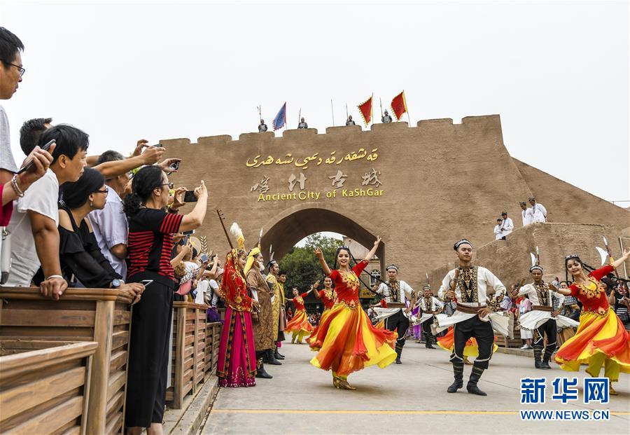 （新華全媒頭條&middot;圖文互動）（8）同心筑夢映天山&mdash;&mdash;新疆70年改革發展穩定述評