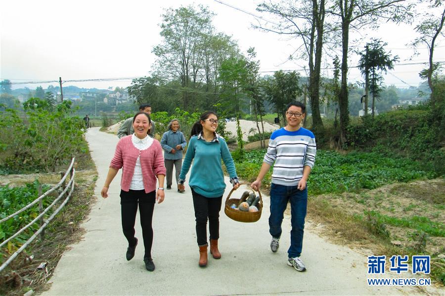 （新華全媒頭條&middot;時代先鋒&middot;圖文互動）（1）換得秋實(shí)一夏花&mdash;&mdash;追記基層青年紀(jì)檢監(jiān)察干部李夏