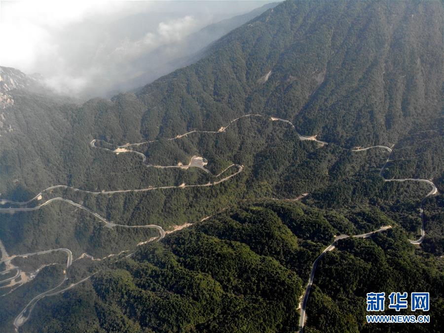 （新華全媒頭條&middot;時代先鋒&middot;圖文互動）（7）換得秋實(shí)一夏花&mdash;&mdash;追記基層青年紀(jì)檢監(jiān)察干部李夏