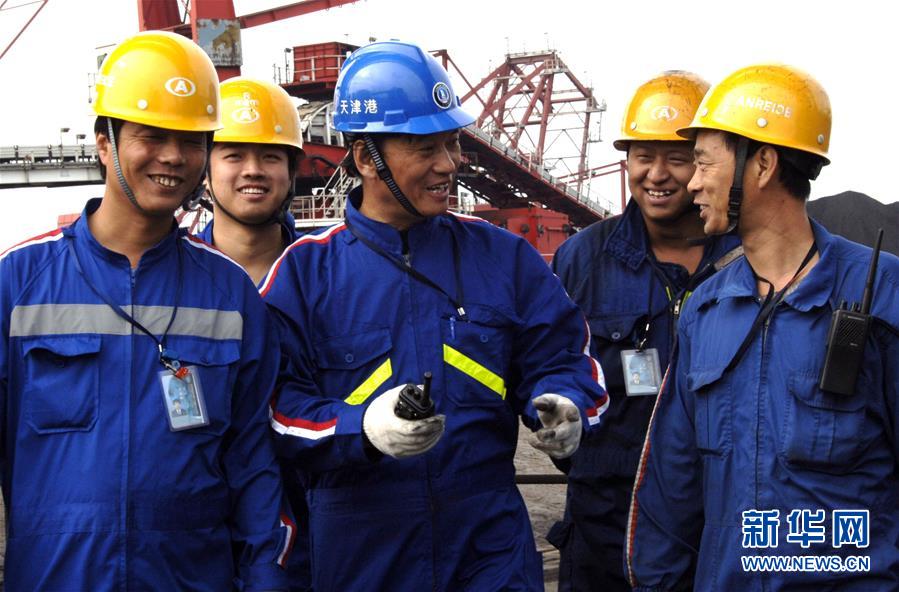 （愛國情 奮斗者&middot;圖文互動）（3）錨定無悔奮進的航向&mdash;&mdash;記港口創新路上的&ldquo;藍領專家&rdquo;孔祥瑞