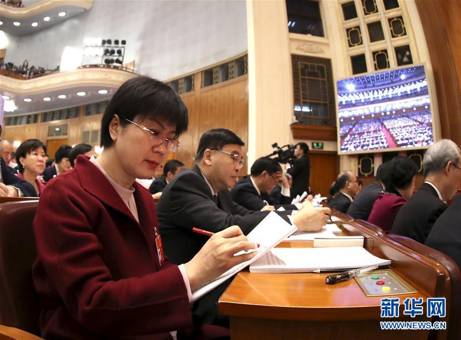 （兩會&middot;圖片故事）（1）全國人大代表馬恒燕：讓城鄉(xiāng)學生共享&ldquo;互聯網+教育&rdquo;優(yōu)質資源