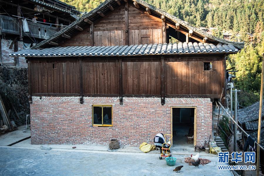 （決戰決勝脫貧攻堅&middot;圖文互動）（2）歷史性告別&ldquo;人畜混居&rdquo; 貴州7萬余戶山民&ldquo;新家&rdquo;迎新年