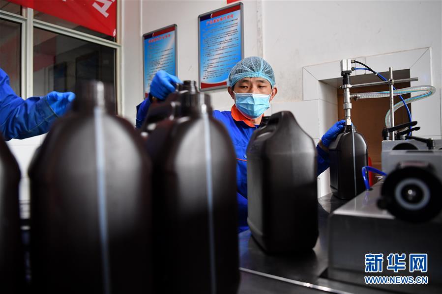 （圖文互動）（1）為防控疫情添磚加瓦&mdash;&mdash;山西企業&ldquo;跨界&rdquo;生產防疫物資見聞