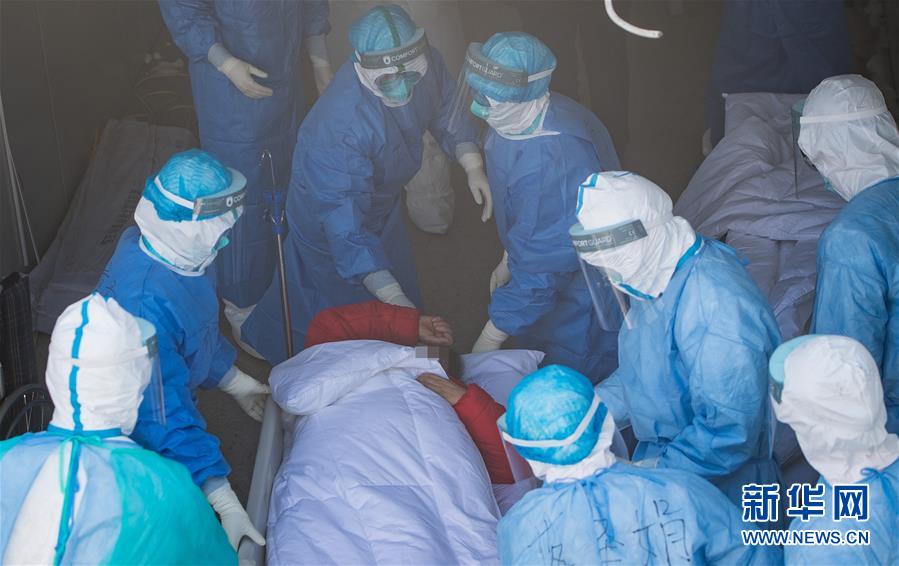 （新華全媒頭條&middot;圖文互動）（8）火線上的中流砥柱&mdash;&mdash;獻給奮戰在抗疫一線的醫務工作者