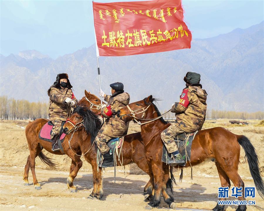 （聚焦疫情防控&middot;圖文互動）（3）行進(jìn)在鄉(xiāng)間的馬背巡邏隊