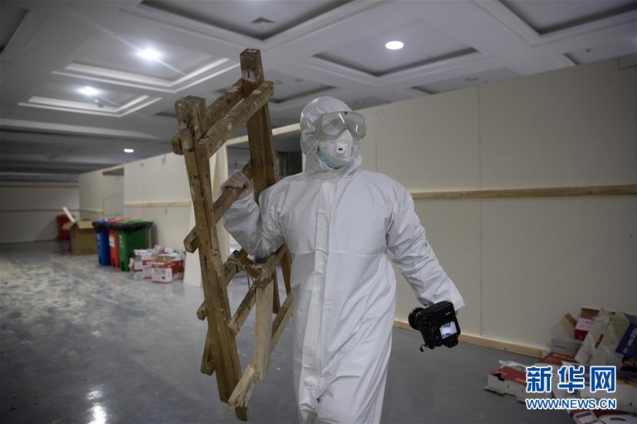 （一線抗疫群英譜&middot;特稿&middot;圖文互動(dòng)）（5）不畏艱險(xiǎn)，深入一線&mdash;&mdash;&ldquo;武漢保衛(wèi)戰(zhàn)&rdquo;一線新聞工作者素描