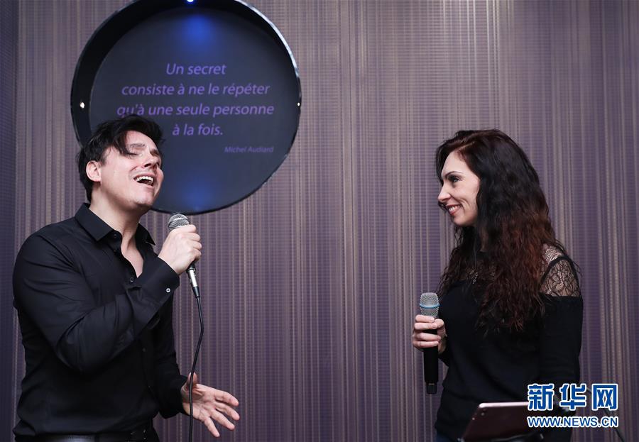 （國際&middot;圖文互動）（2）通訊：手牽手，我們共同驅散陰霾&mdash;&mdash;法國音樂人創作抗疫歌曲背后的故事