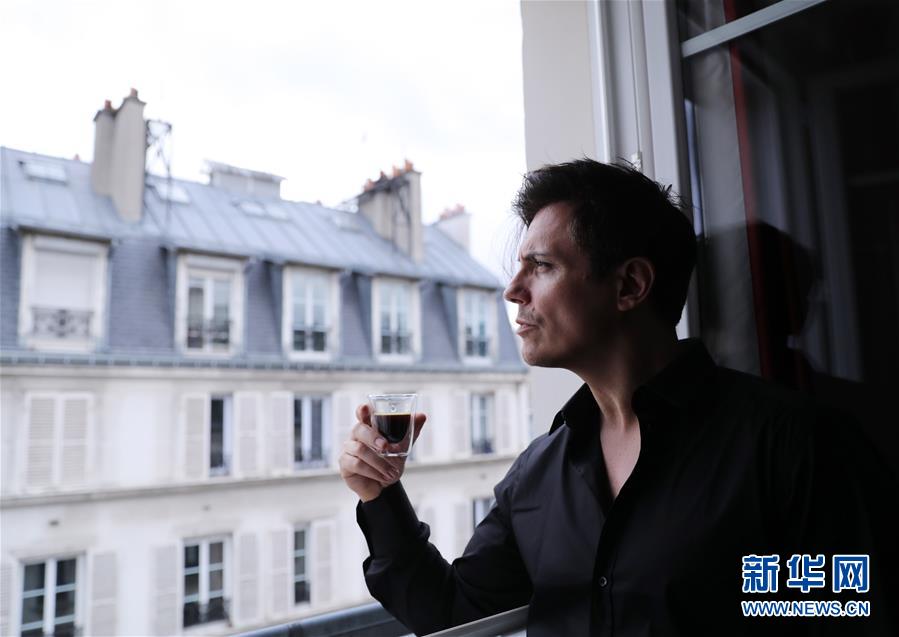 （國際&middot;圖文互動）（5）通訊：手牽手，我們共同驅散陰霾&mdash;&mdash;法國音樂人創作抗疫歌曲背后的故事