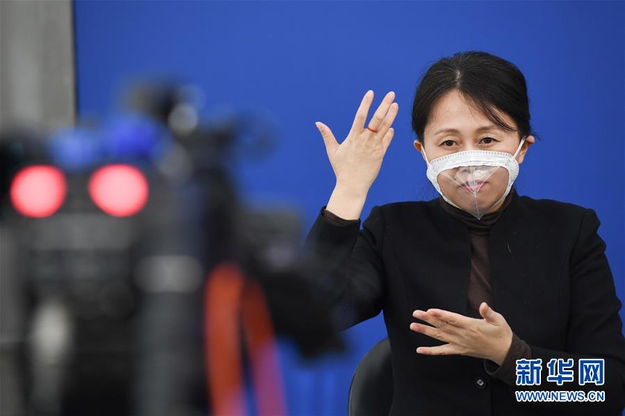 （圖文互動）（2）一個&ldquo;透明口罩&rdquo;的故事&mdash;&mdash;手語播報(bào)員冷新雪的&ldquo;無聲關(guān)愛&rdquo;