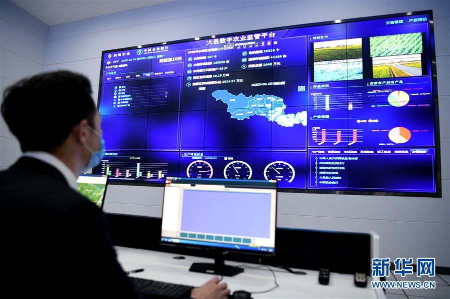 （在習近平新時代中國特色社會主義思想指引下&mdash;&mdash;新時代新作為新篇章&middot;習近平總書記關切事&middot;圖文互動）（4）為農田注入硬核生產力&mdash;&mdash;一些地方春耕中農業科技創新掃描