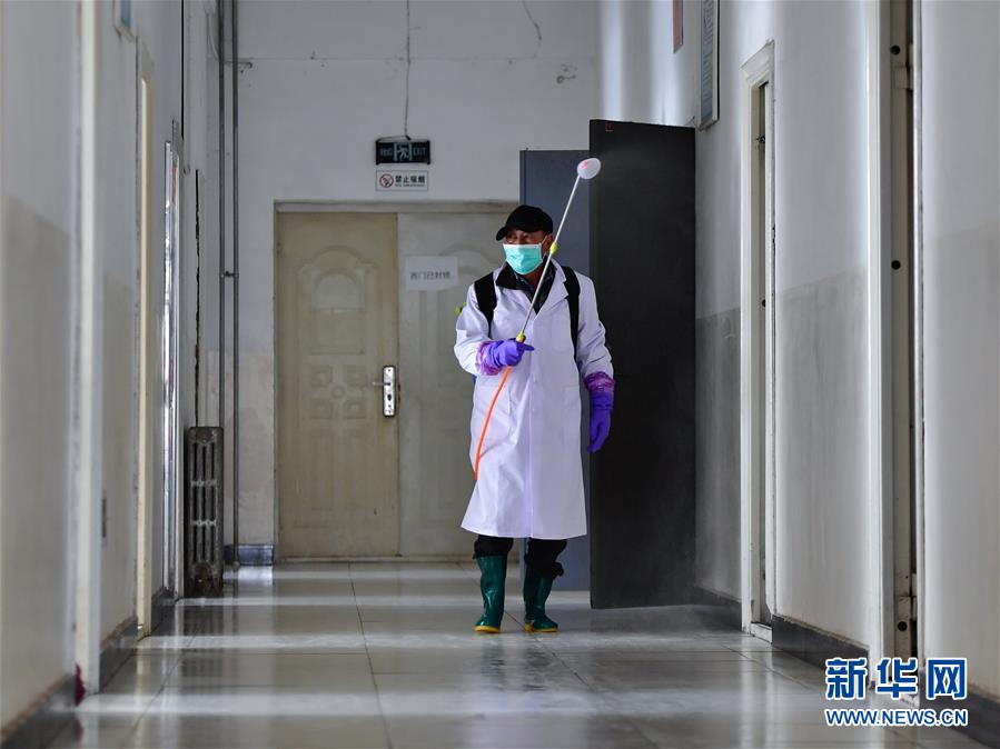 （新華全媒頭條&middot;圖文互動）（13）春天里的瑯瑯書聲━━部分地方學(xué)校開學(xué)見聞