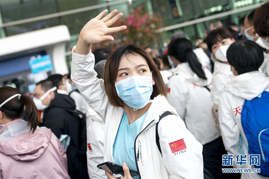 （新華全媒頭條&middot;圖文互動）（4）最美逆行者，武漢永遠記得你！&mdash;&mdash;首批援鄂醫(yī)療隊返程紀實