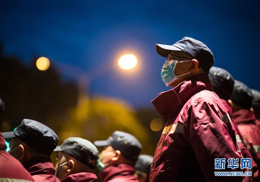 （新華全媒頭條&middot;圖文互動）（12）最美逆行者，武漢永遠記得你！&mdash;&mdash;首批援鄂醫(yī)療隊返程紀實