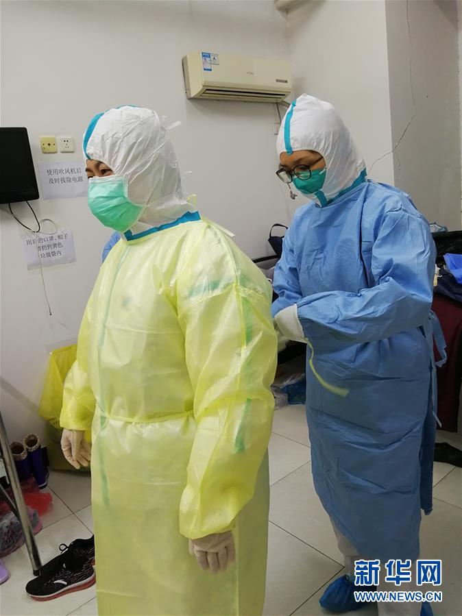 （一線抗疫群英譜&middot;圖文互動）（1）在武漢，我為白衣戰(zhàn)士&ldquo;鑄起鎧甲&rdquo;&mdash;&mdash;記天津市腫瘤醫(yī)院醫(yī)師路佳