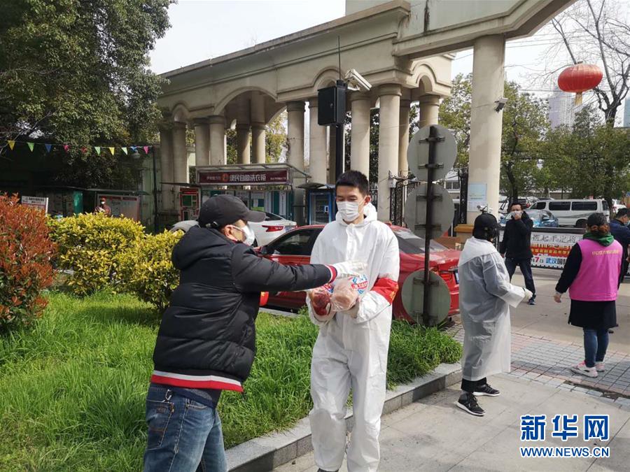 （習(xí)近平致敬的戰(zhàn)&ldquo;疫&rdquo;英雄&middot;下沉干部篇&middot;圖文互動）（3）他們，挺身而出守防線